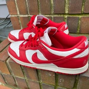 Nice Nike Dunk “University Red” (Great Condition)